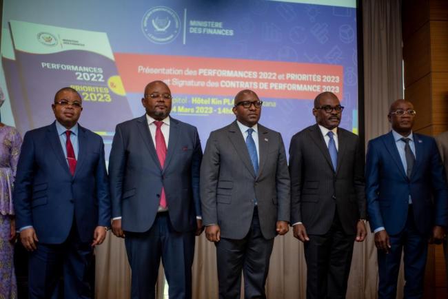 Finance : SAMA LUKONDE PRESIDE LA CEREMONIE DE PRESENTATION DES PERFORMANCES DE L’ANNEE 2022 ET DES PRIORITES POUR L’ANNEE 2023 DES REGIES FINANCIERES